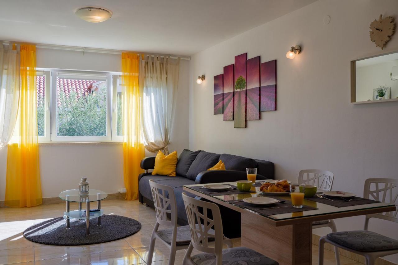 House Fidulic - Apartment The Lavender Lumbarda Buitenkant foto