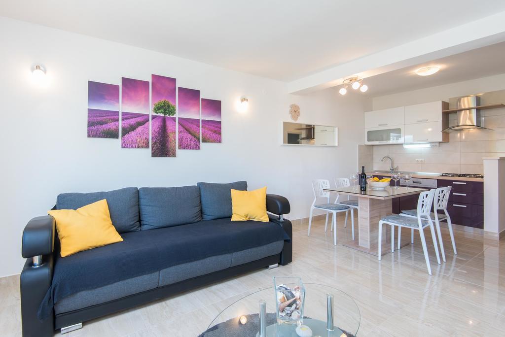 House Fidulic - Apartment The Lavender Lumbarda Buitenkant foto